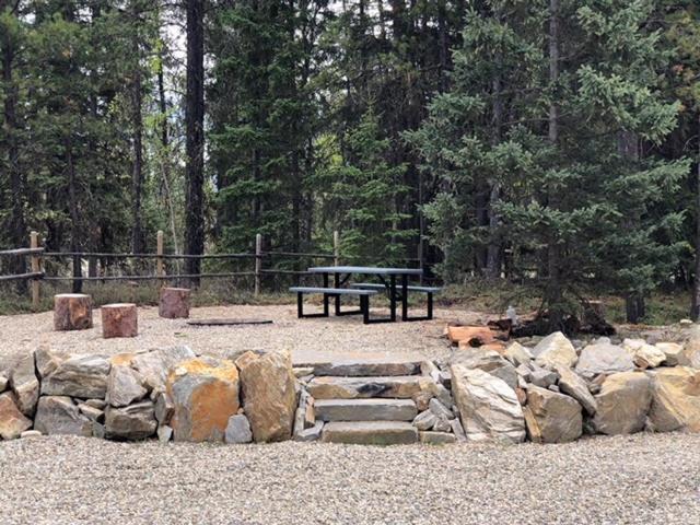 Villa Wolf Den Valemount Exterior foto